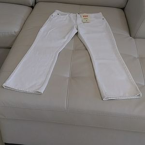 Levi’s 517 Cropped White Jeans.